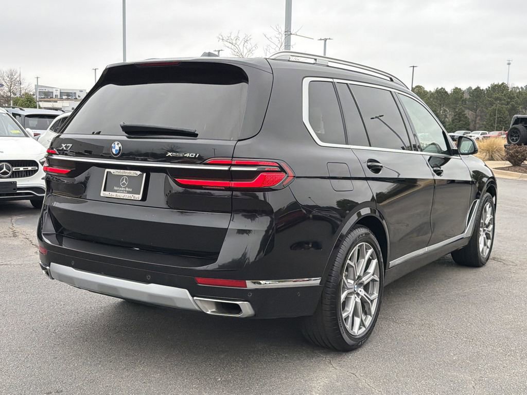 Used 2025 BMW X7 xDrive40i w/ Premium Package image 3