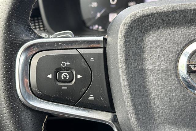 Used 2019 Volvo XC40 T5 R-Design AWD/4WD image 27