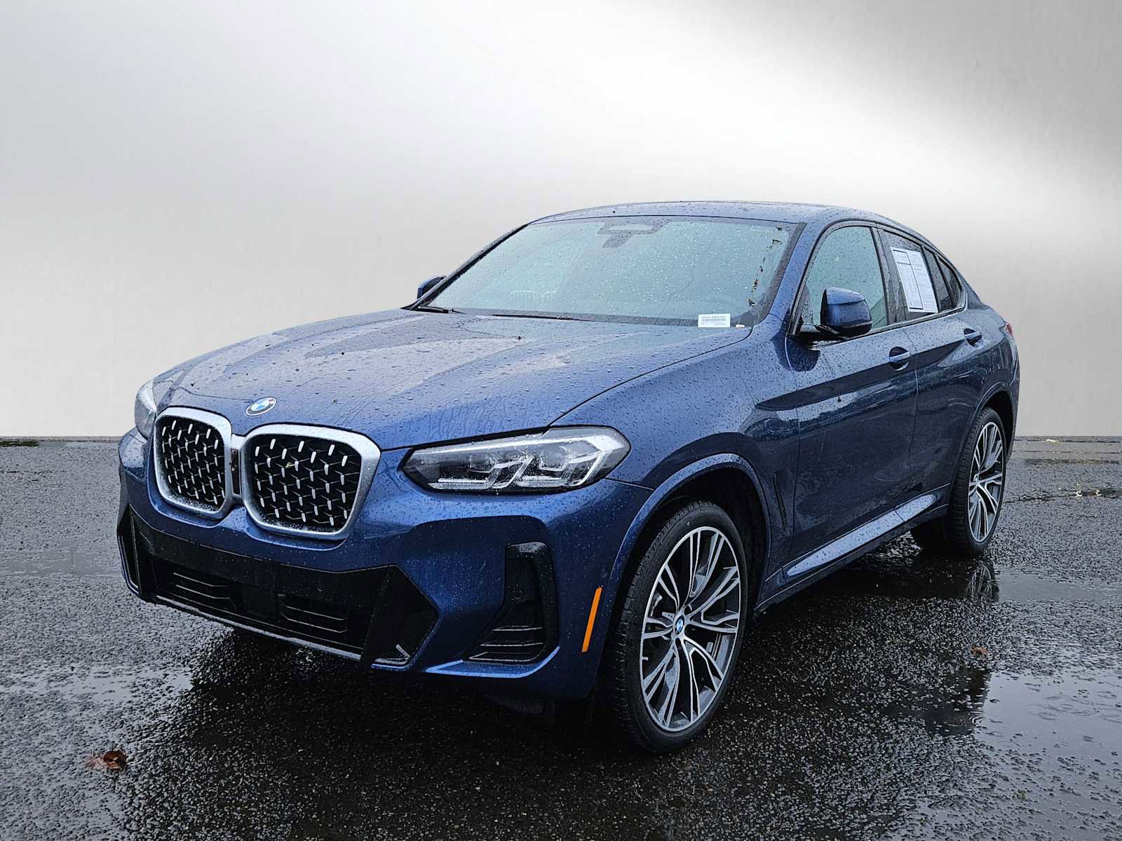 Used 2025 BMW X4 xDrive30i w/ Premium Package image 7