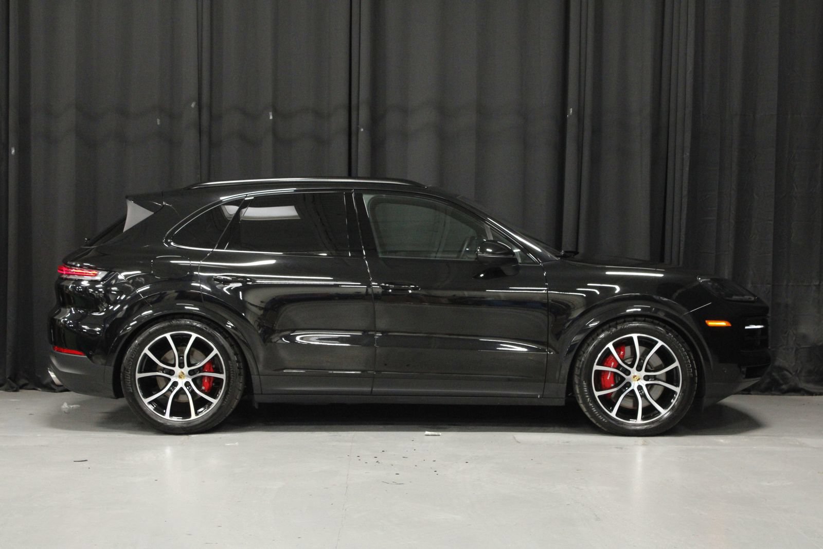 Certified 2024 Porsche Cayenne S AWD/4WD image 6