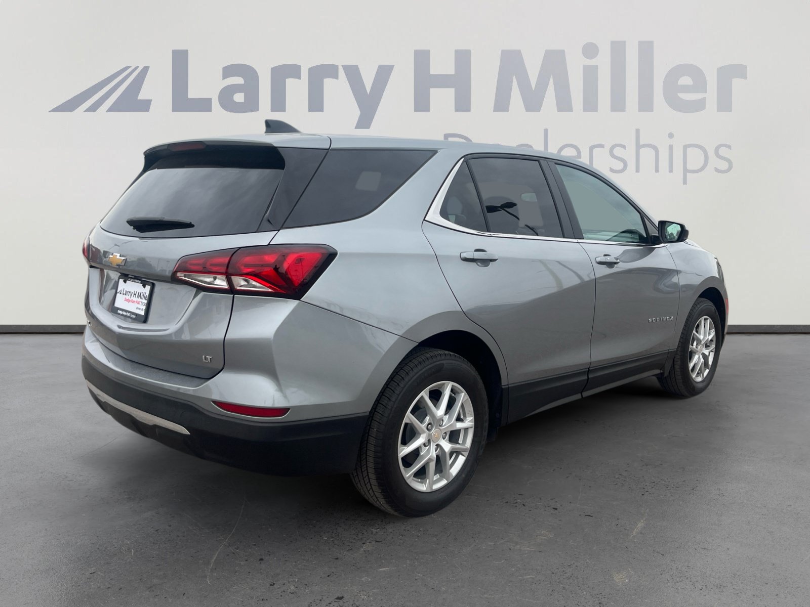 Used 2023 Chevrolet Equinox LT FWD image 5