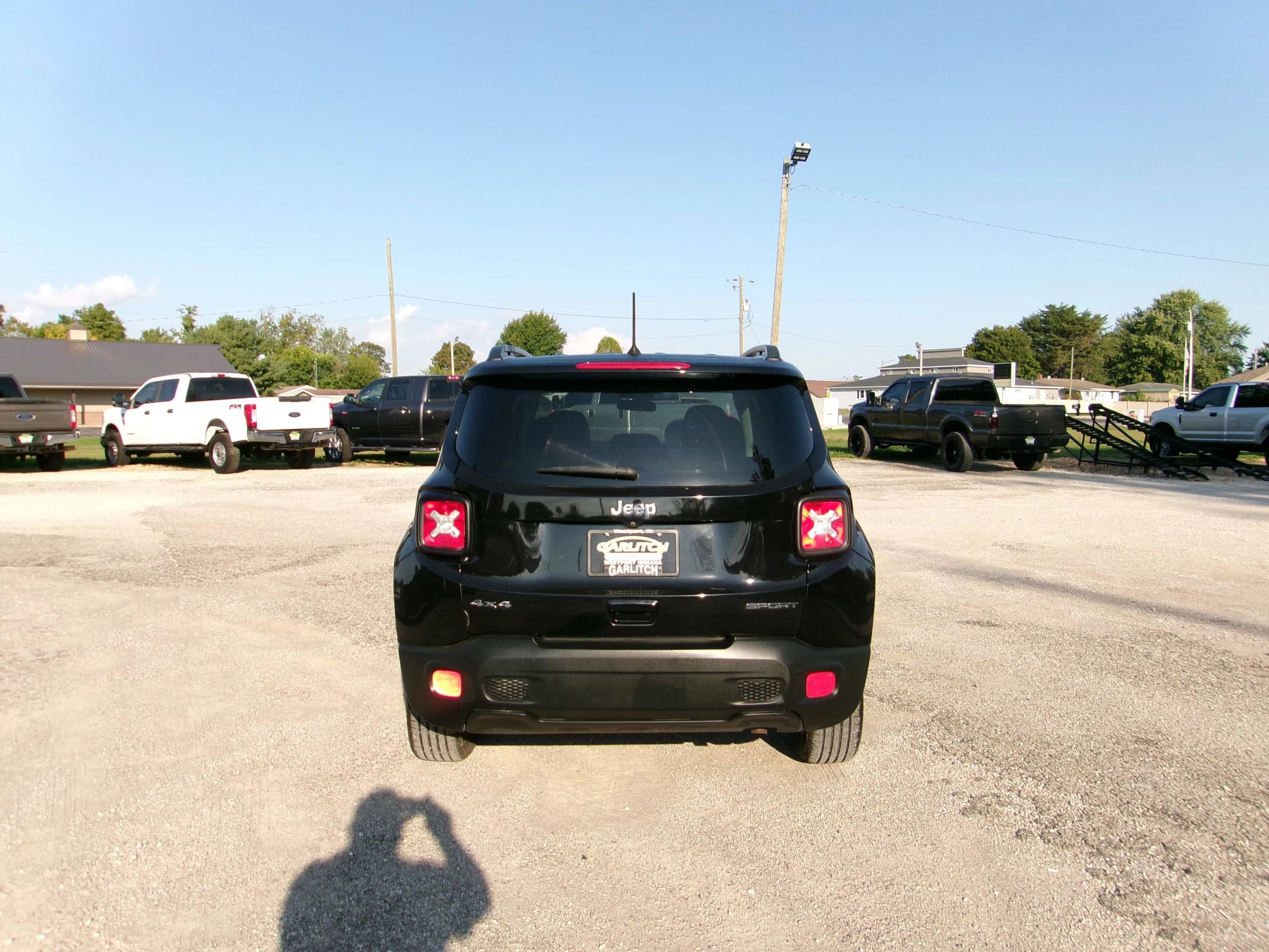 Used 2018 Jeep Renegade Sport image 3