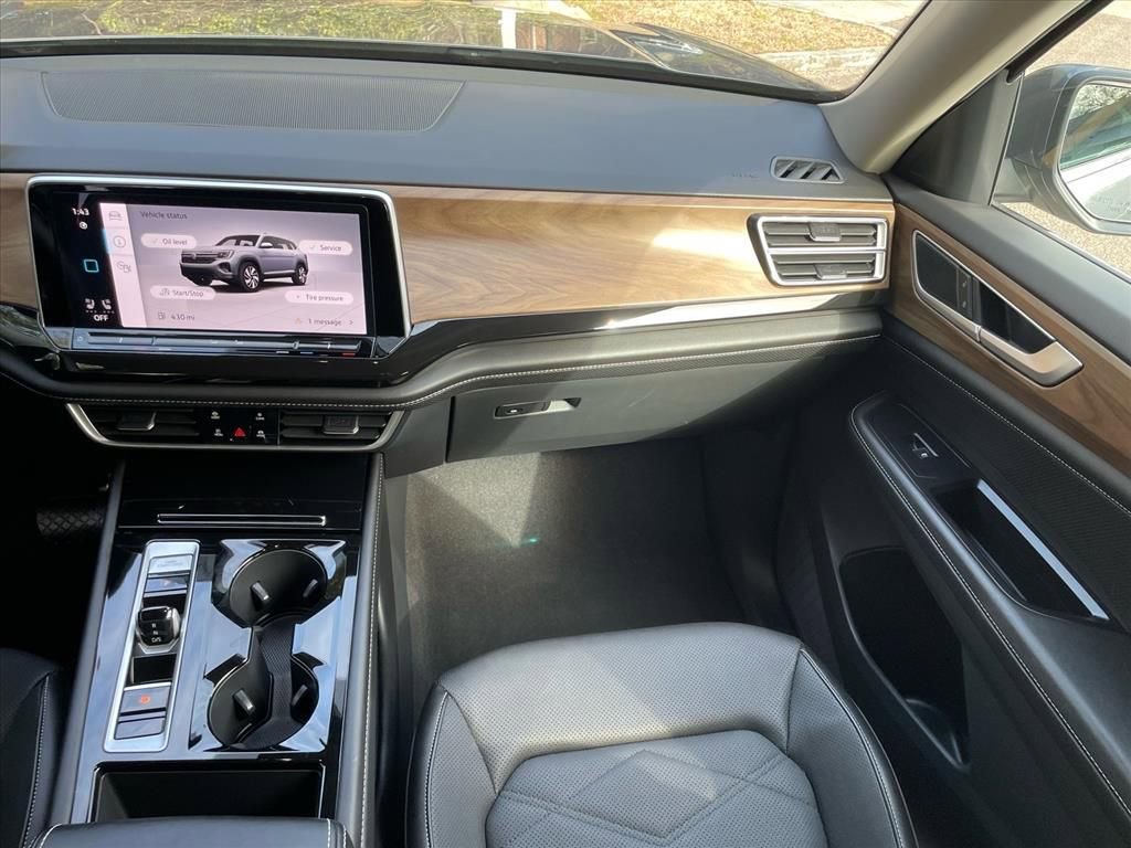 Certified 2025 Volkswagen Atlas SE image 6