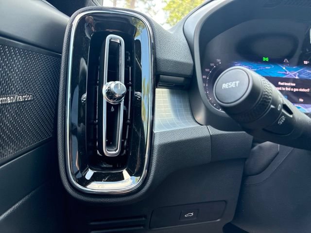 New 2026 Volvo XC40 B5 Ultra AWD/4WD image 27