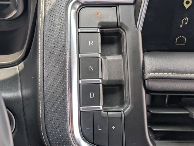Used 2024 GMC Yukon SLT w/ SLT Luxury Package RWD image 27