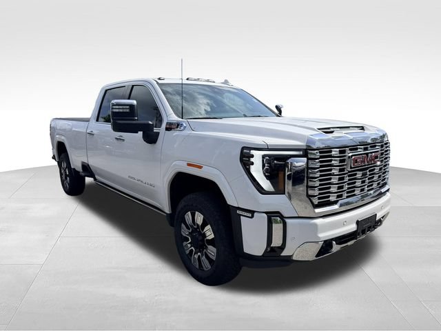 Used 2025 GMC Sierra 2500 Denali w/ Max Trailering Package AWD/4WD image 3