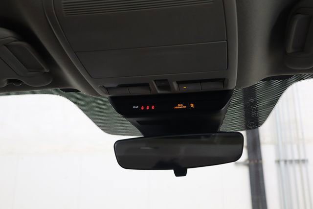 Used 2023 MAZDA MAZDA3 s image 29