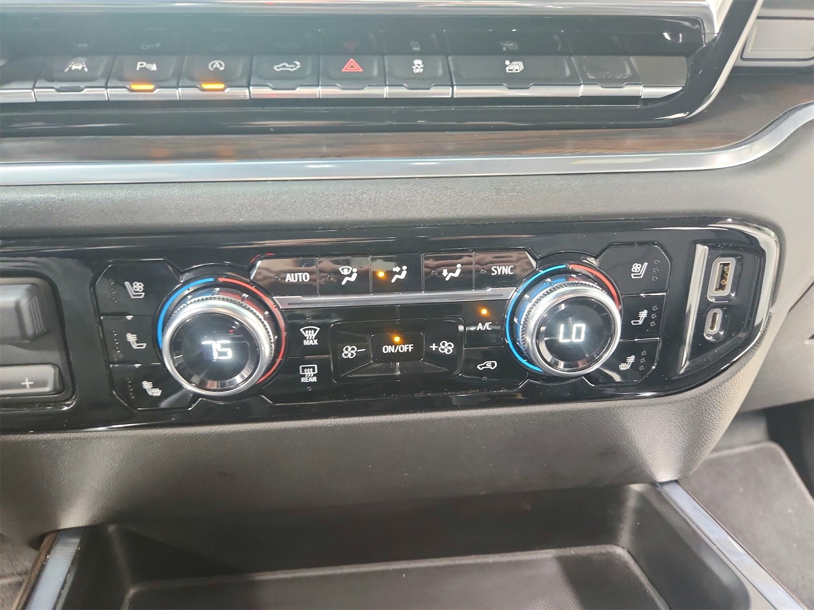 Used 2022 GMC Sierra 1500 SLT w/ SLT Premium Plus Package image 32