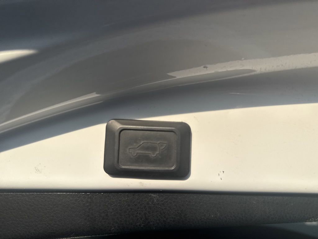 Used 2018 Toyota RAV4 XLE w/ Carpet Mat Package image 20