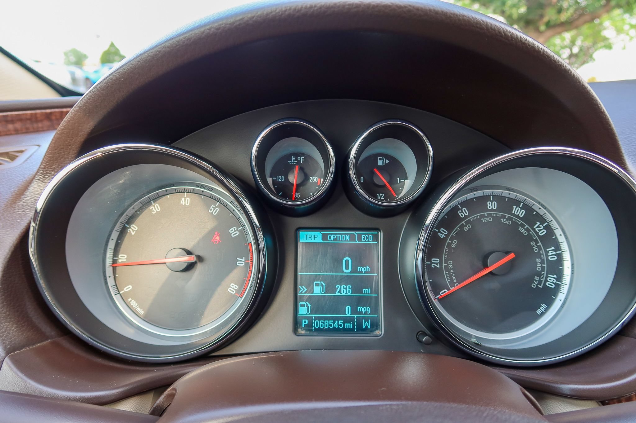 Used 2013 Buick Regal Premium FWD image 2