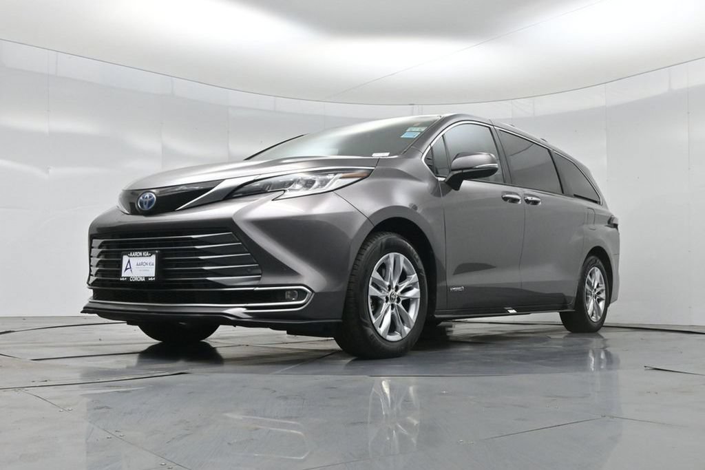 Used 2021 Toyota Sienna Limited FWD image 50