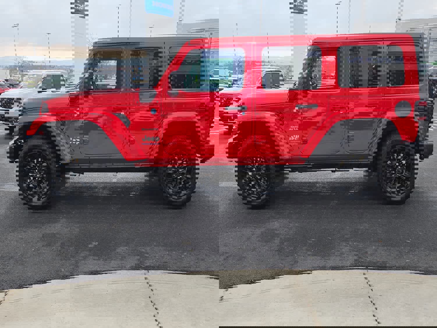 Used 2024 Jeep Wrangler Sahara w/ Technology Group image 3