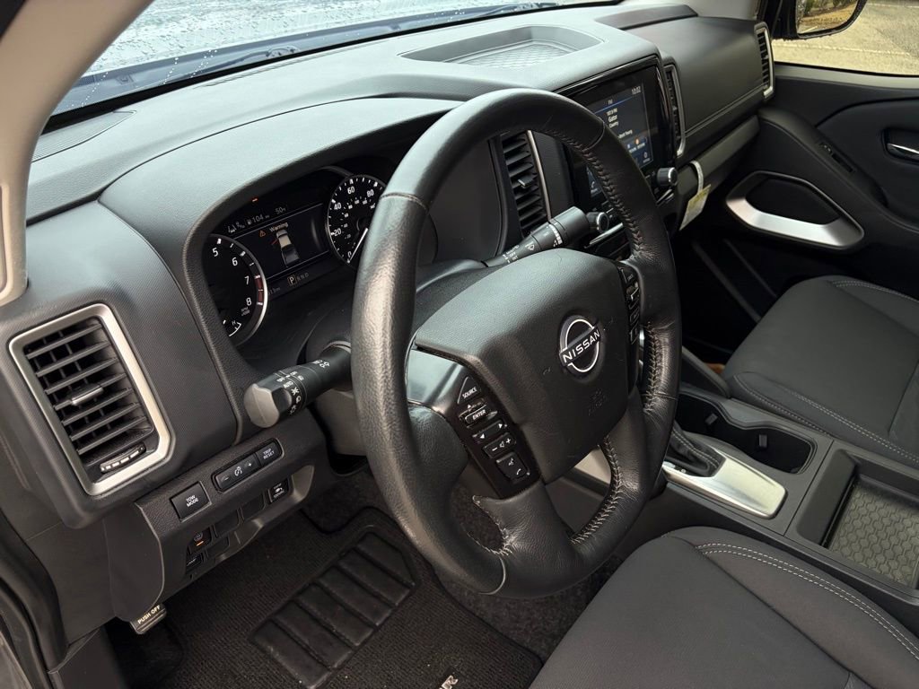 Certified 2022 Nissan Frontier SV image 14