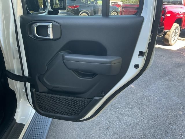 Used 2022 Jeep Gladiator Sport AWD/4WD image 23