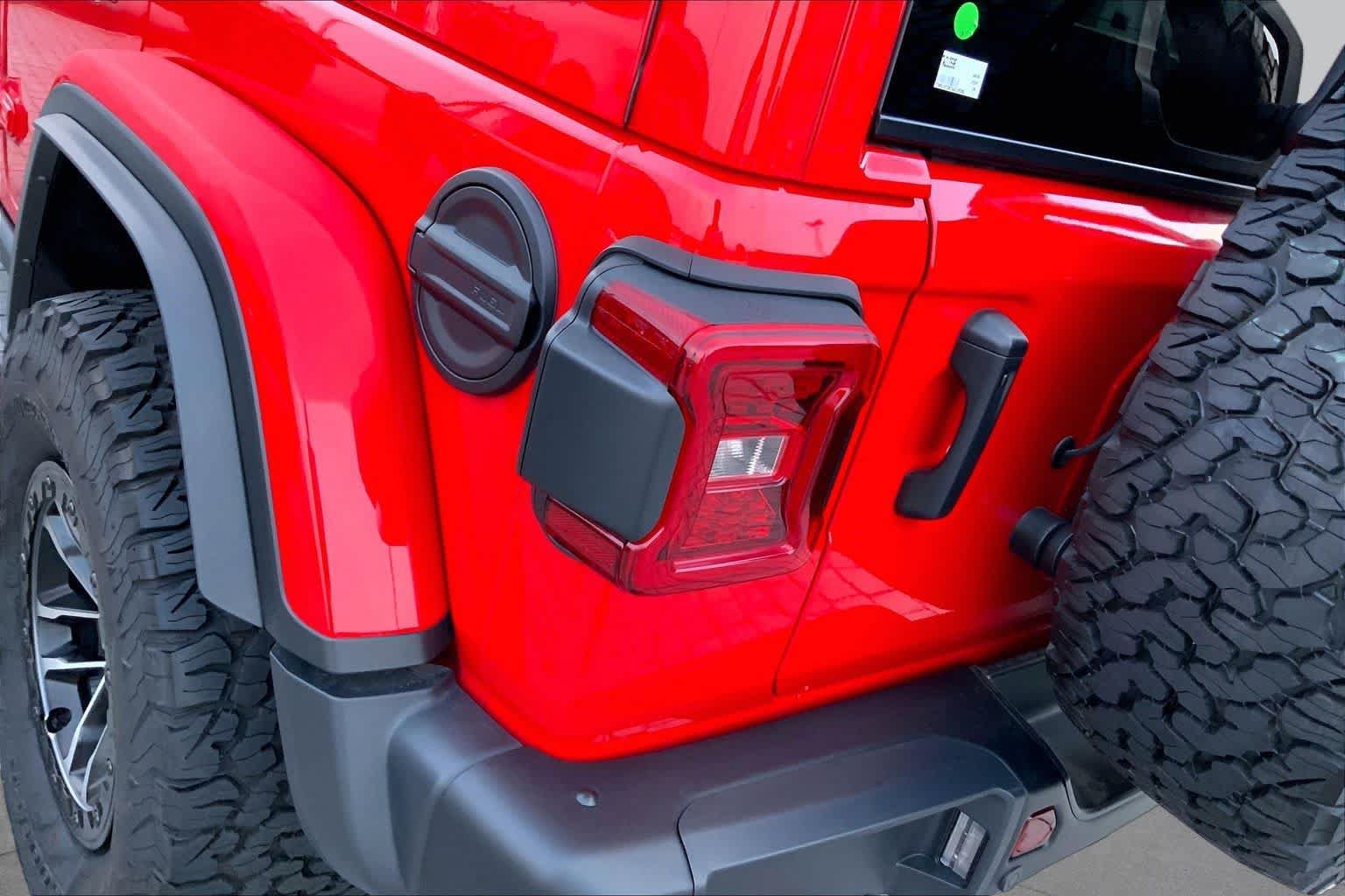 Used 2026 Jeep Wrangler Unlimited Rubicon AWD/4WD image 26