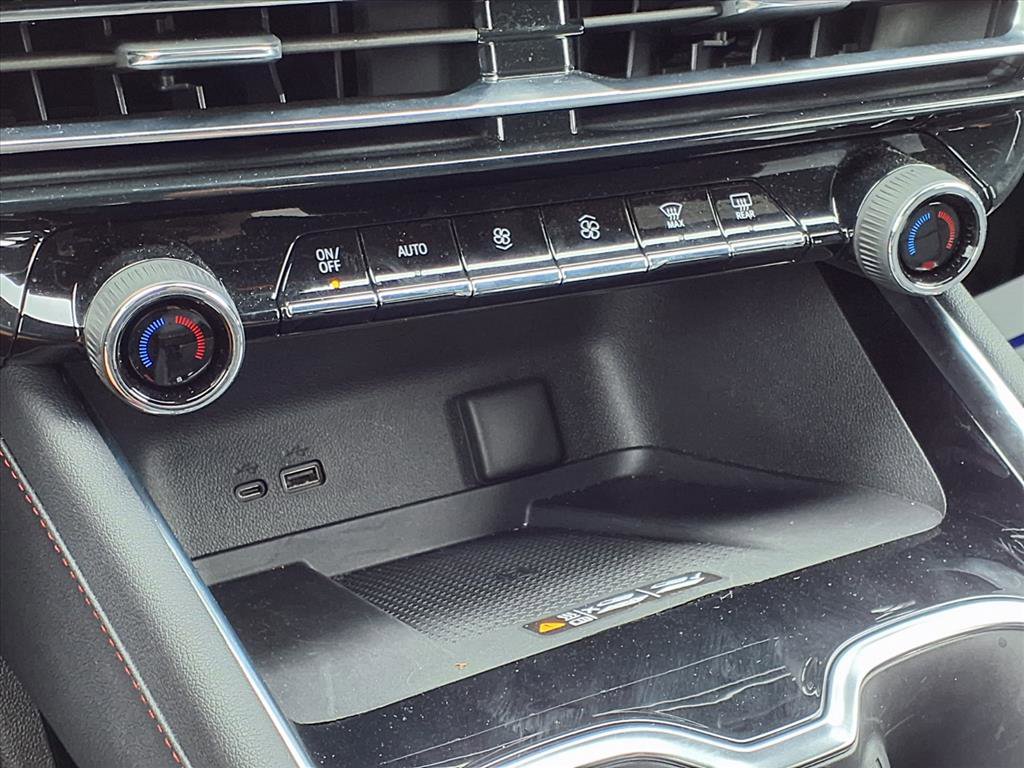 Used 2025 Chevrolet Traverse RS w/ LPO, Floor Liner Package image 8