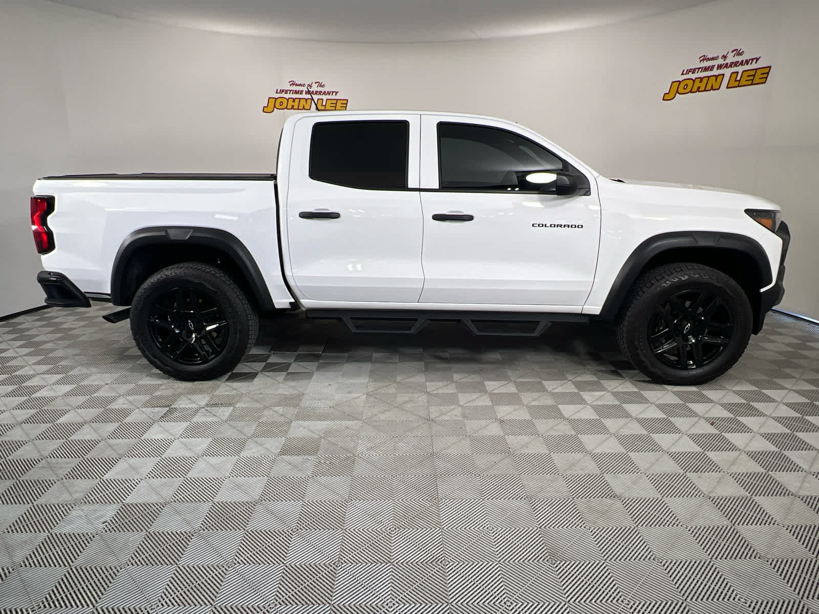 Used 2024 Chevrolet Colorado Trail Boss w/ Advanced Trailering Package AWD/4WD image 7