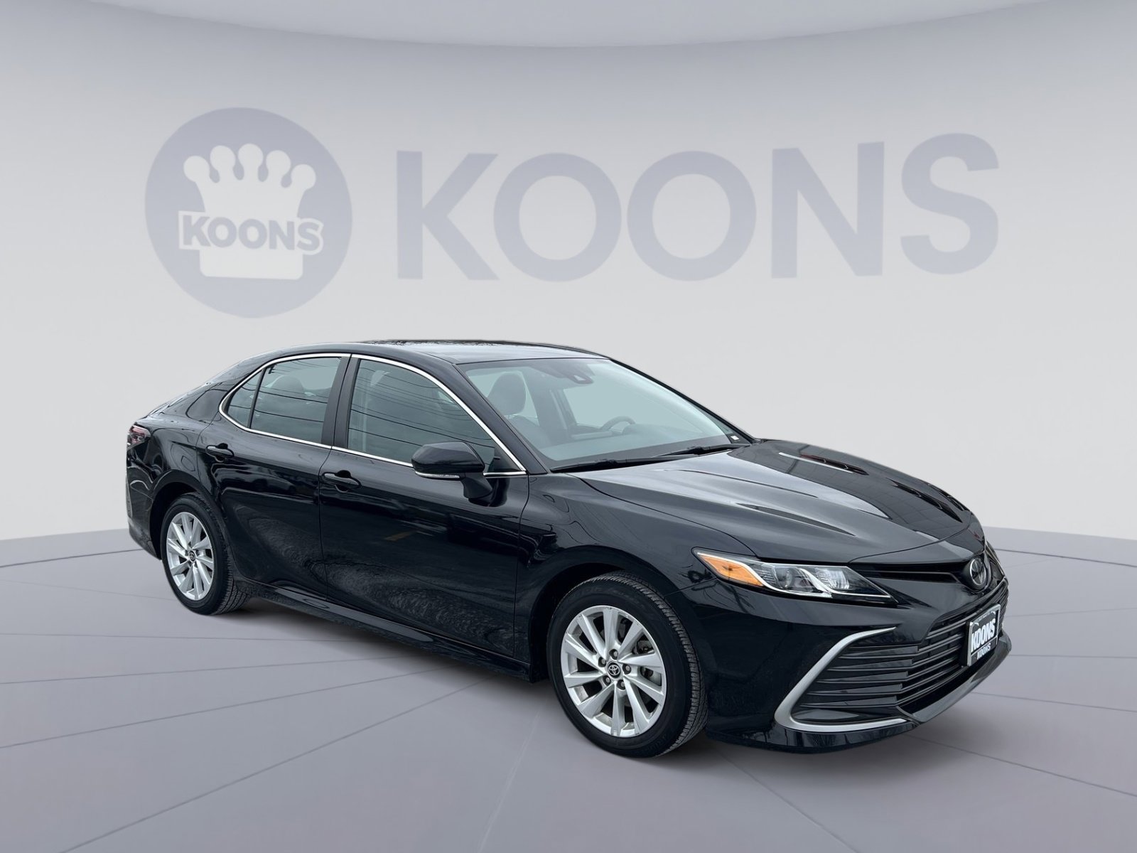 Used 2023 Toyota Camry LE image 10