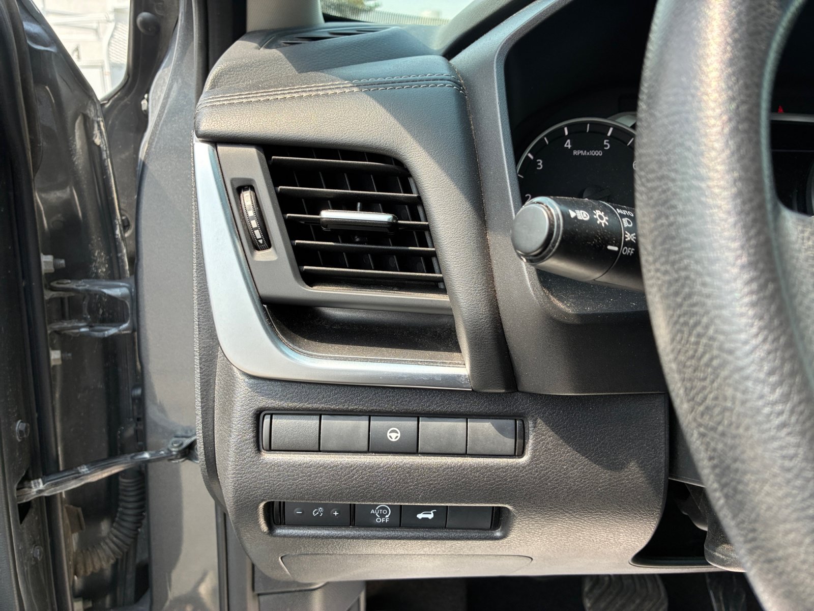 Used 2024 Nissan Rogue SV AWD/4WD image 23