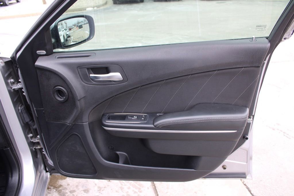 Used 2016 Dodge Charger SXT image 21