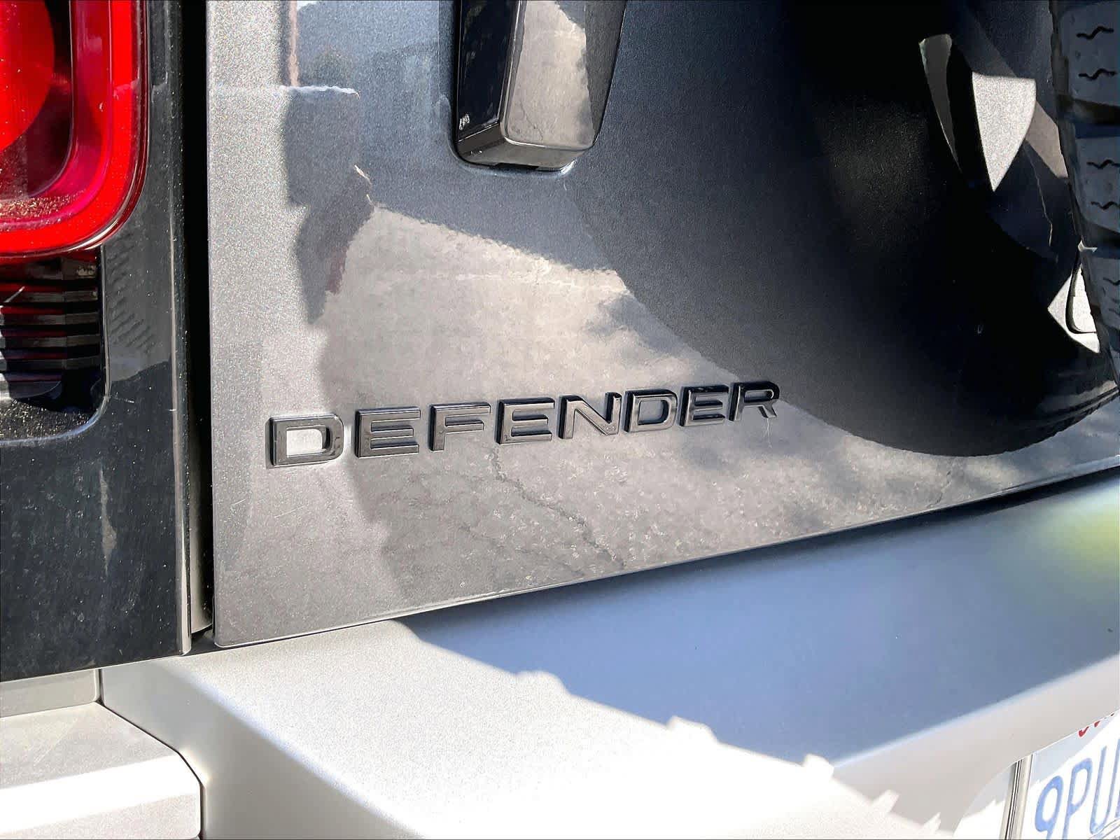 Used 2025 Land Rover Defender 110 S AWD/4WD image 11