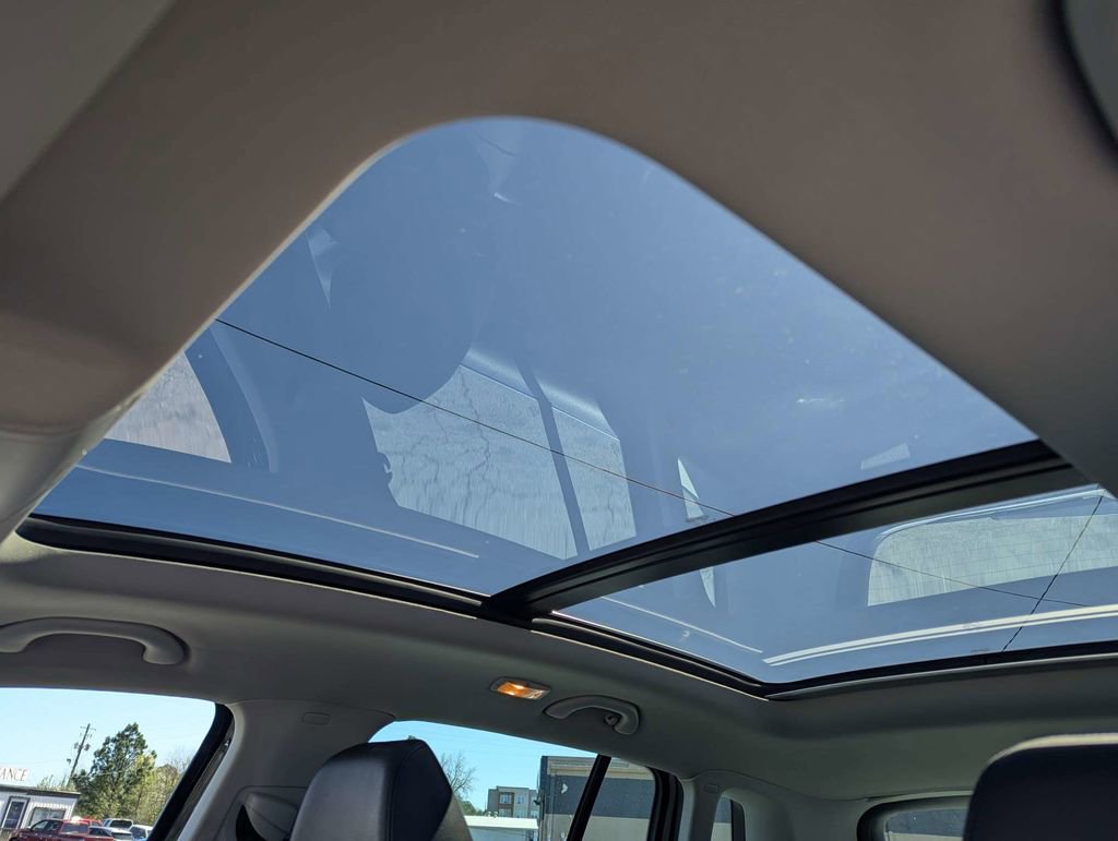 Used 2017 Volkswagen Tiguan SEL image 21