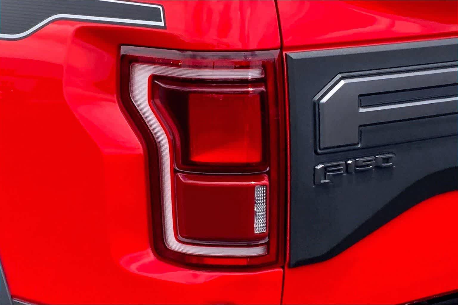 Used 2019 Ford F150 Raptor w/ Equipment Group 802A Luxury AWD/4WD image 29