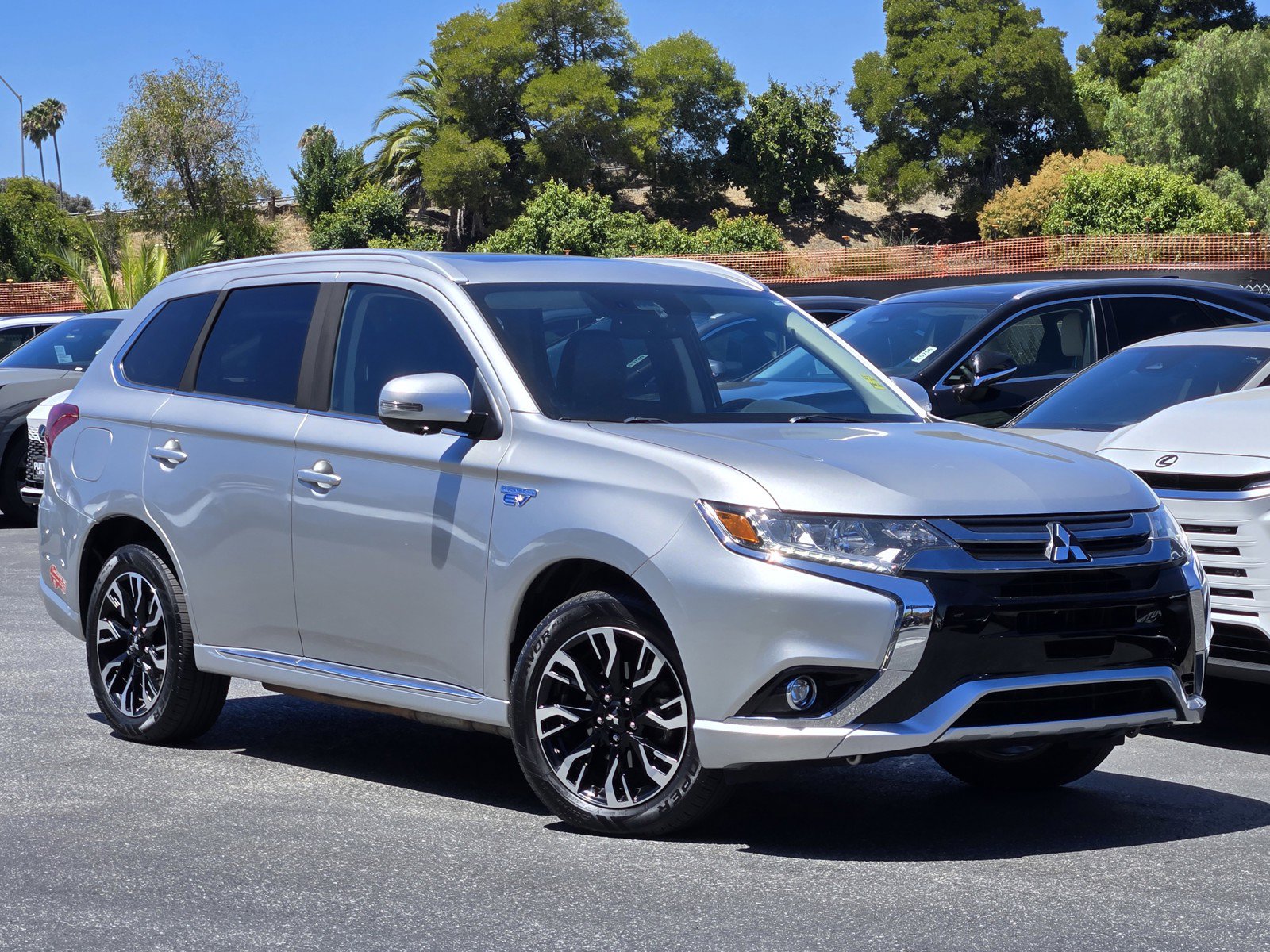 Used 2018 Mitsubishi Outlander 4WD Plug-In Hybrid