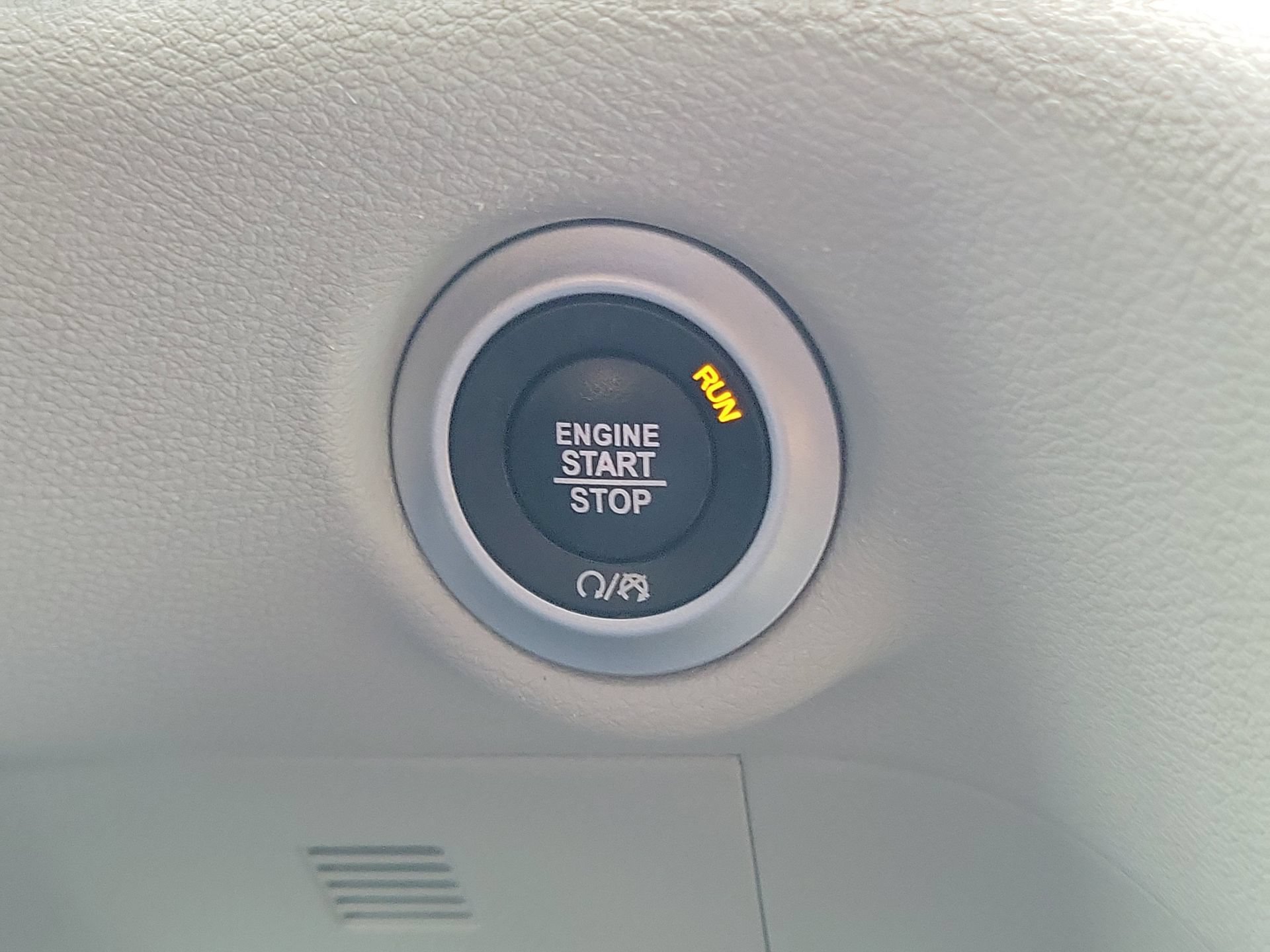 Certified 2023 Chrysler Voyager LX FWD image 10