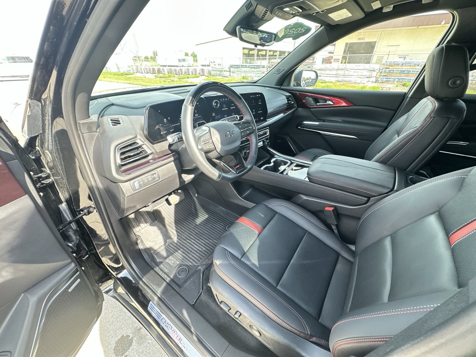 Certified 2026 Chevrolet Traverse RS w/ LPO, Floor Liner Package AWD/4WD image 10