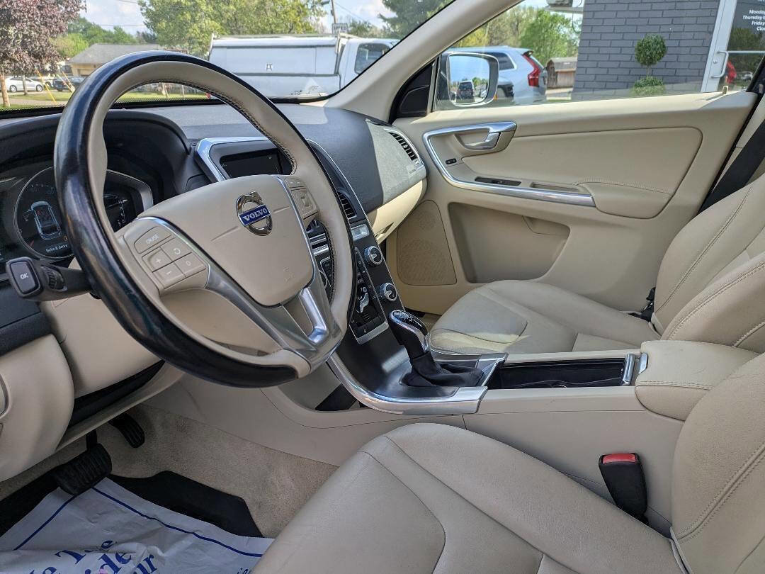Used 2015 Volvo XC60 T6 w/ Climate Package AWD/4WD image 11