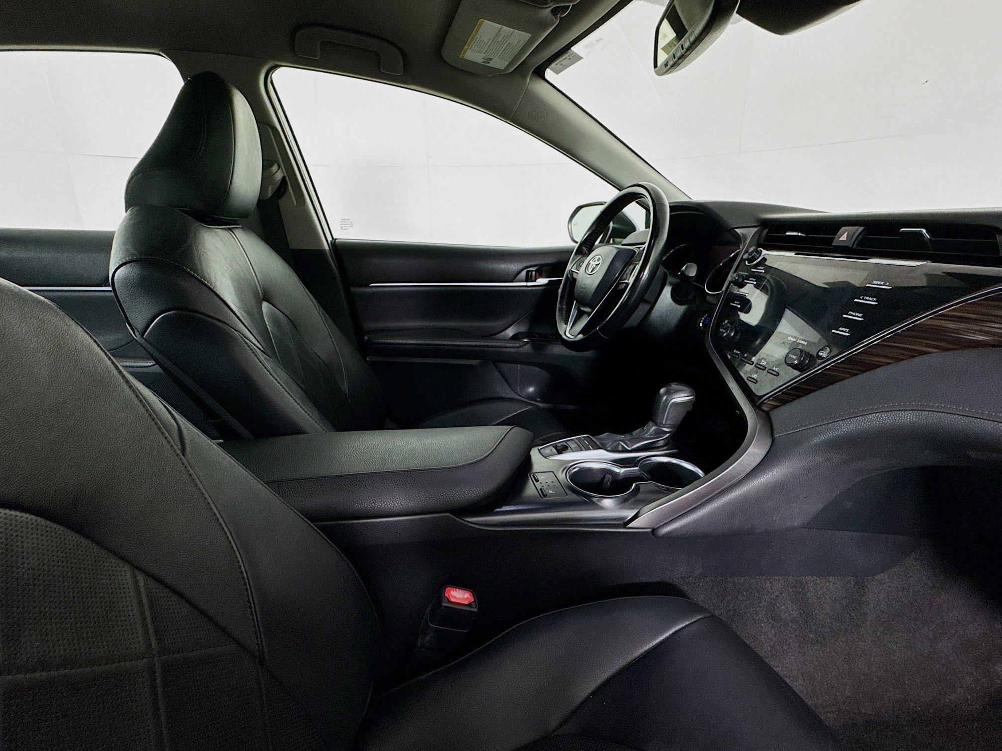 Used 2019 Toyota Camry XLE image 27