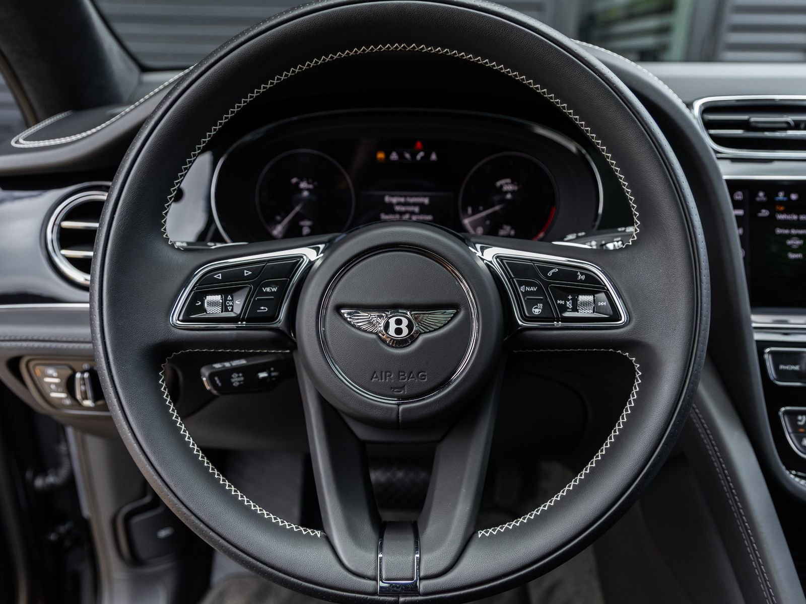 Used 2023 Bentley Bentayga AWD/4WD image 29