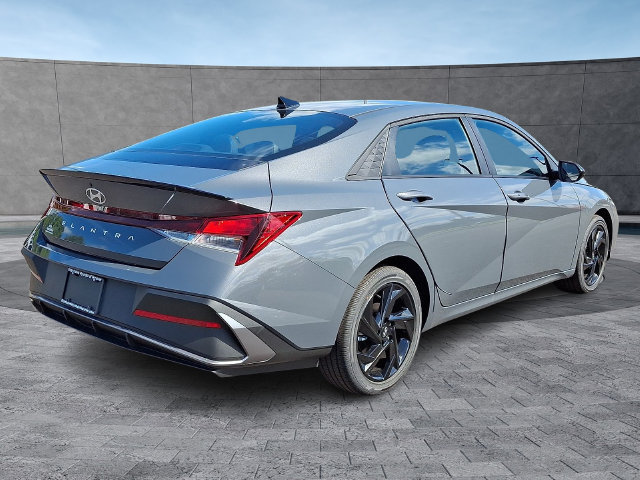 New 2026 Hyundai Elantra SEL Sport FWD image 4