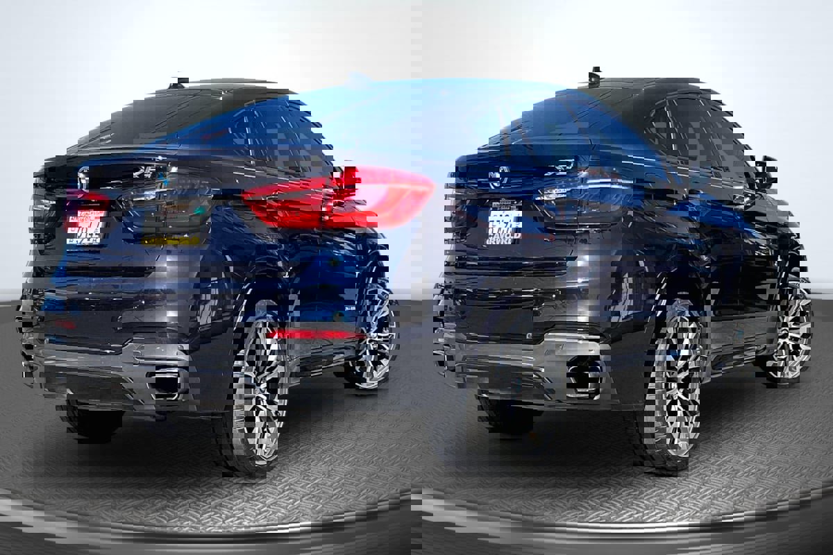 Used 2019 BMW X6 xDrive50i w/ M Sport Package image 13