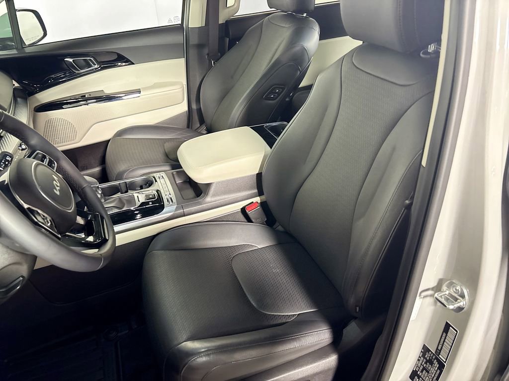 Certified 2024 Kia Carnival SX Prestige image 12