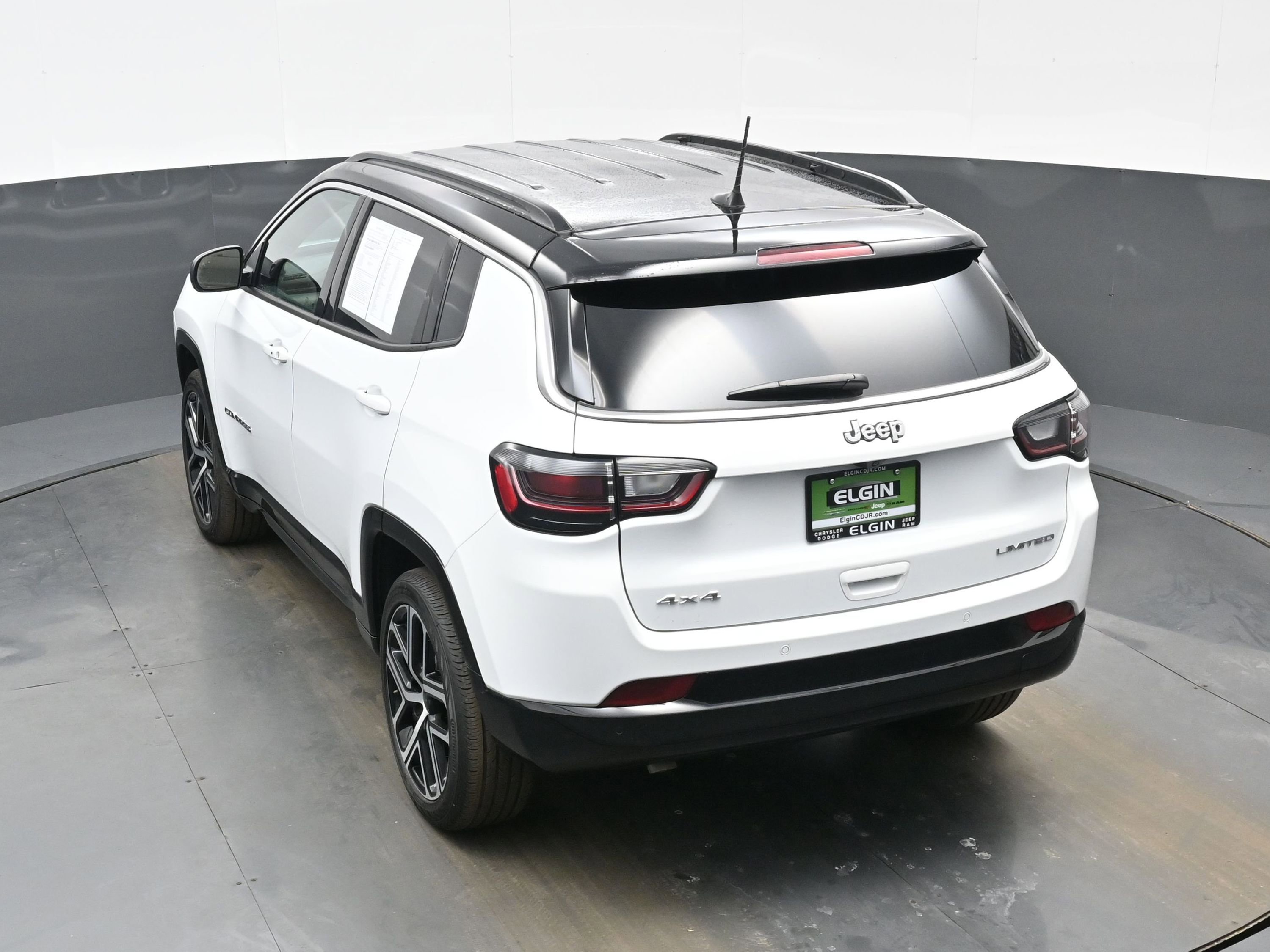 Used 2025 Jeep Compass Limited w/ Elite Group image 34