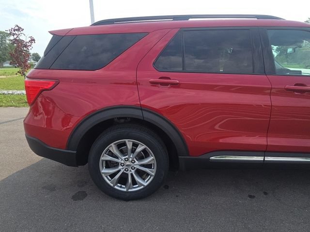 Used 2021 Ford Explorer XLT w/ Equipment Group 202A AWD/4WD image 7