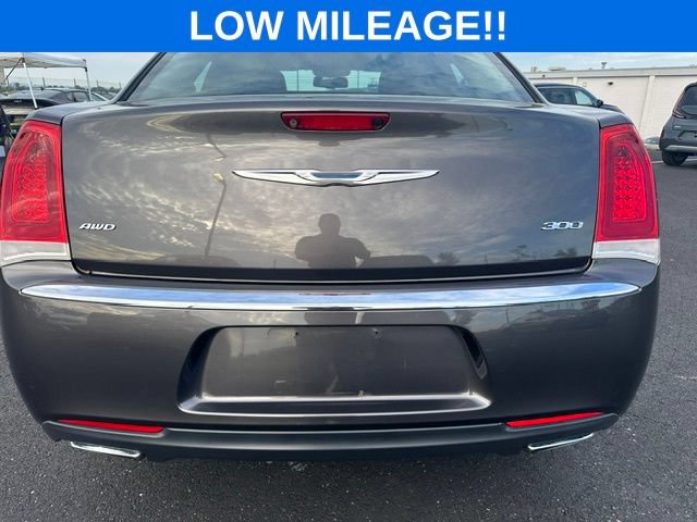 Used 2015 Chrysler 300 Limited w/ Driver Convenience Group AWD/4WD image 8