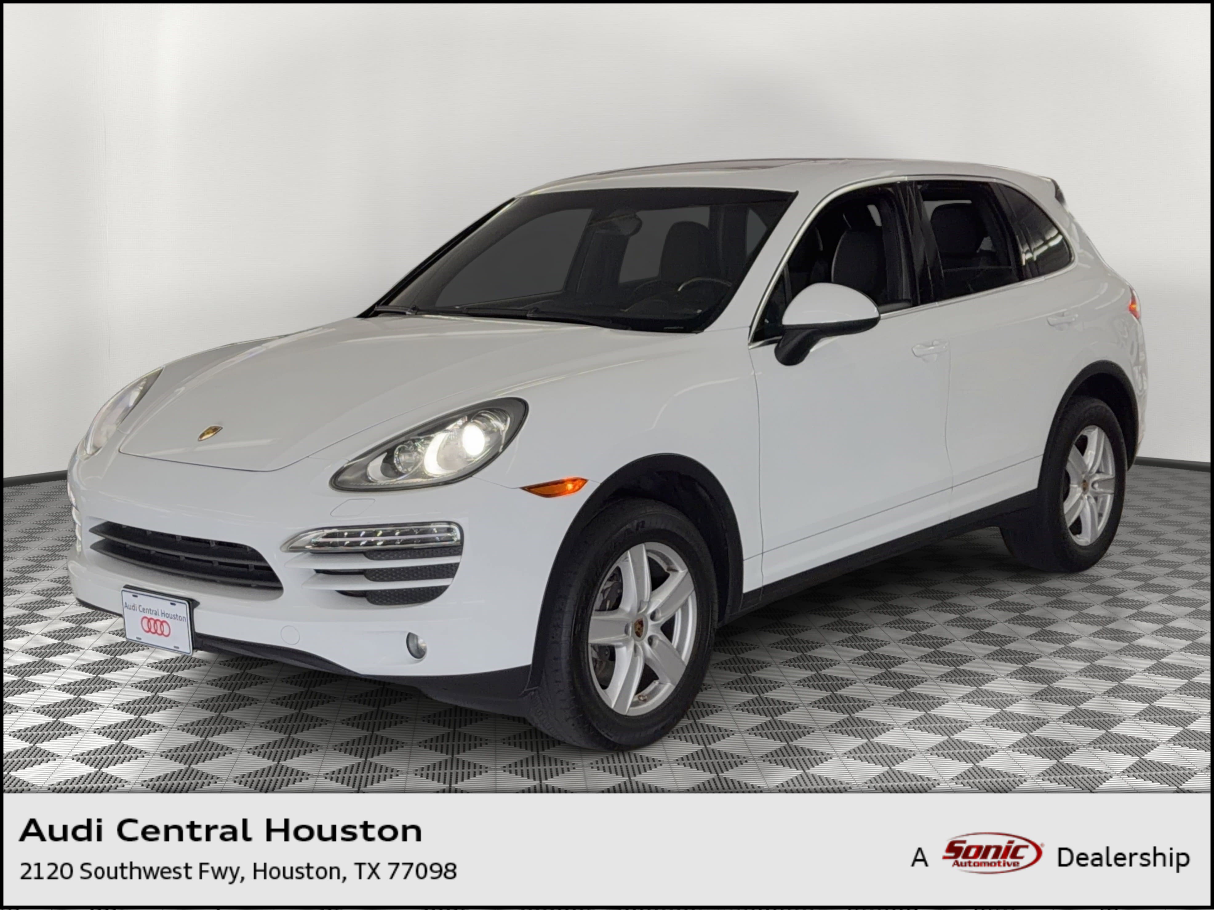 Used 2012 Porsche Cayenne AWD/4WD image 1