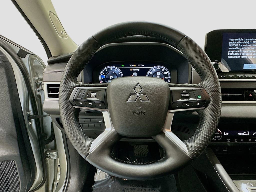 Used 2023 Mitsubishi Outlander SE image 11