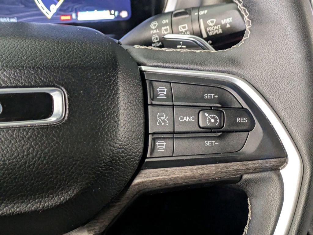 Used 2024 Jeep Grand Cherokee L Limited w/ Luxury Tech Group II image 21