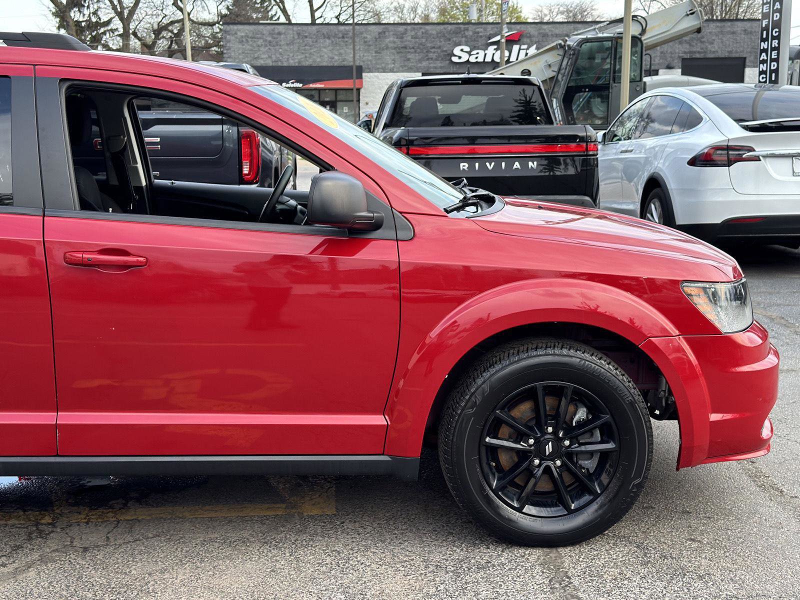 Used 2020 Dodge Journey SE w/ Blacktop Package FWD image 12