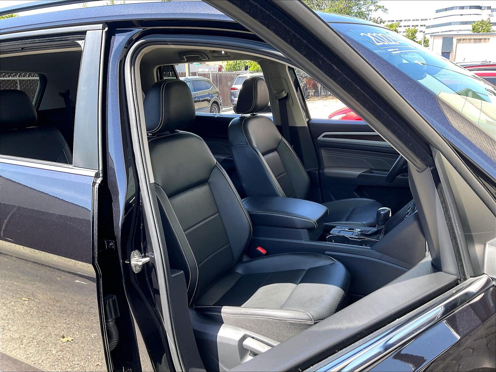 Certified 2022 Volkswagen Atlas SE w/ Panoramic Sunroof Package FWD image 6