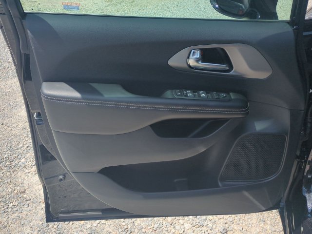 New 2027 Chrysler Pacifica LX FWD image 12