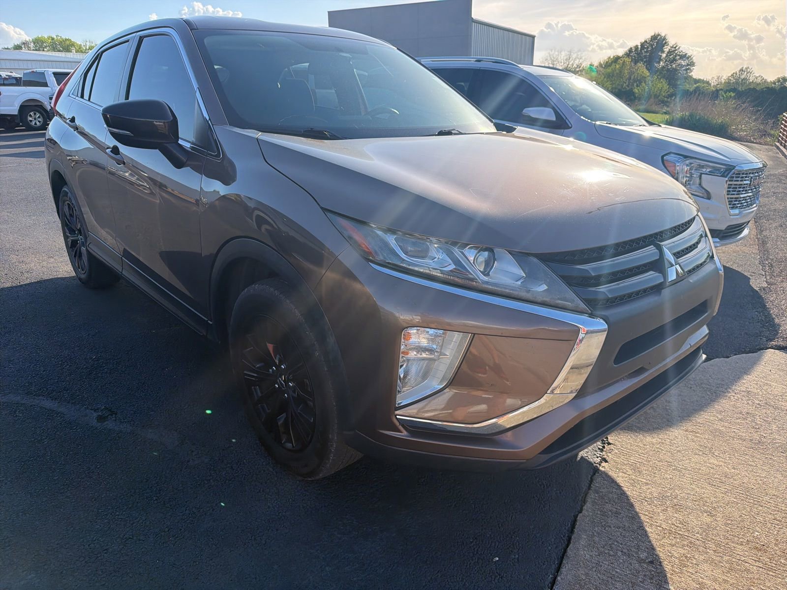 Used 2018 Mitsubishi Eclipse Cross LE image 1