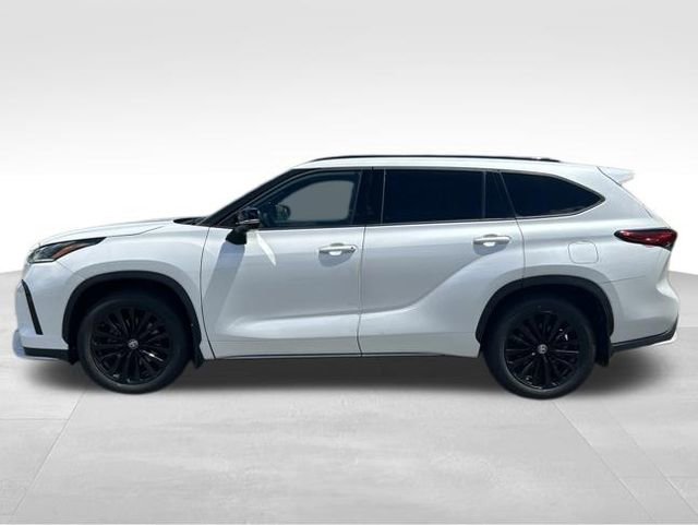 Used 2023 Toyota Highlander XSE FWD image 3