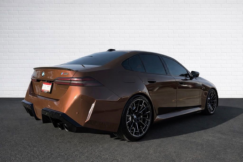Used 2025 BMW M5 w/ Carbon Package image 4
