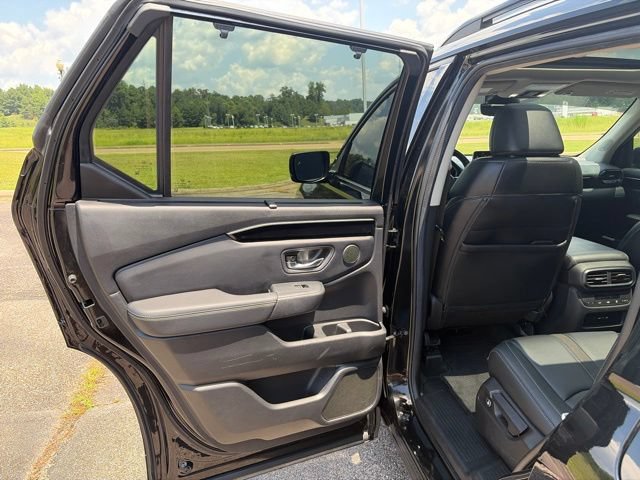 Used 2024 Honda Pilot Touring image 5