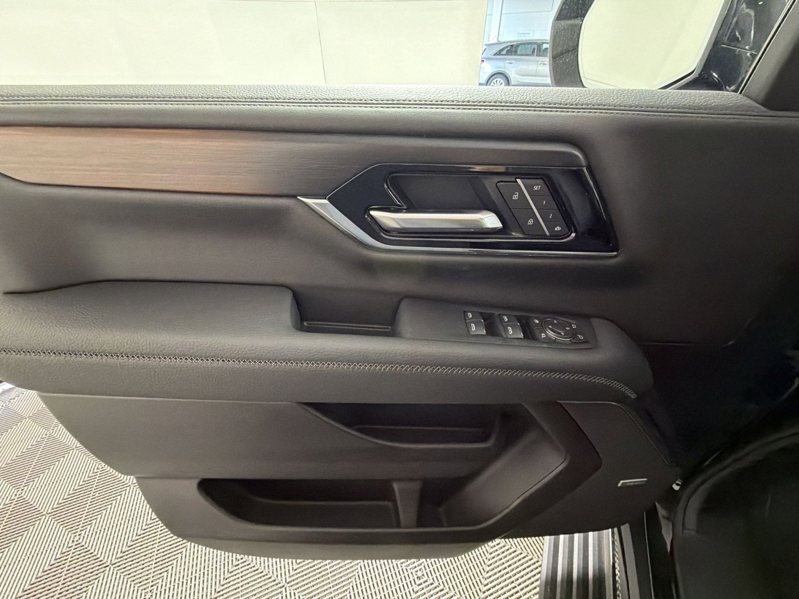 New 2026 GMC Yukon Denali w/ Denali Reserve Package image 15